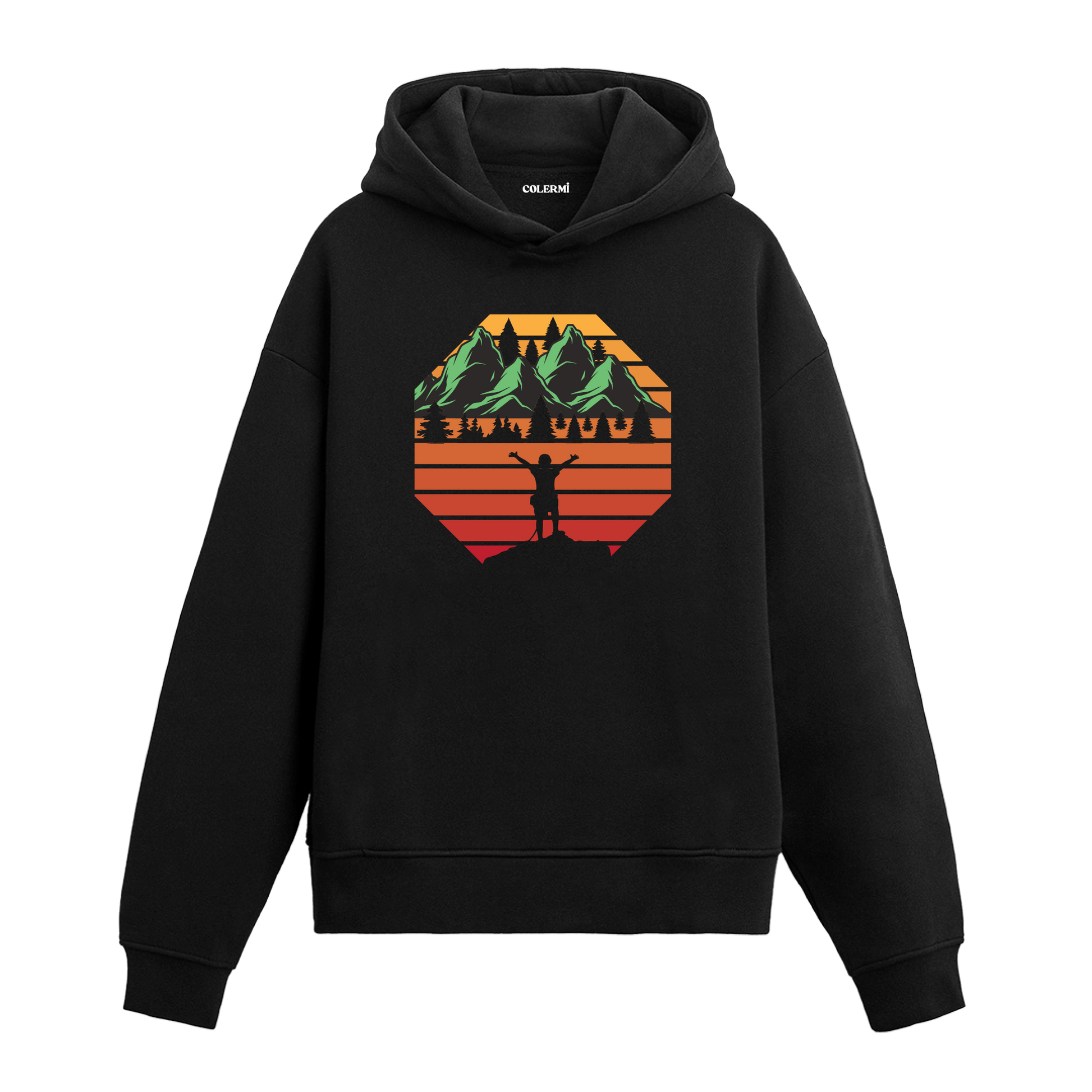 Siyah hoodie üzerinde dağ ve gün batımı tasarımı