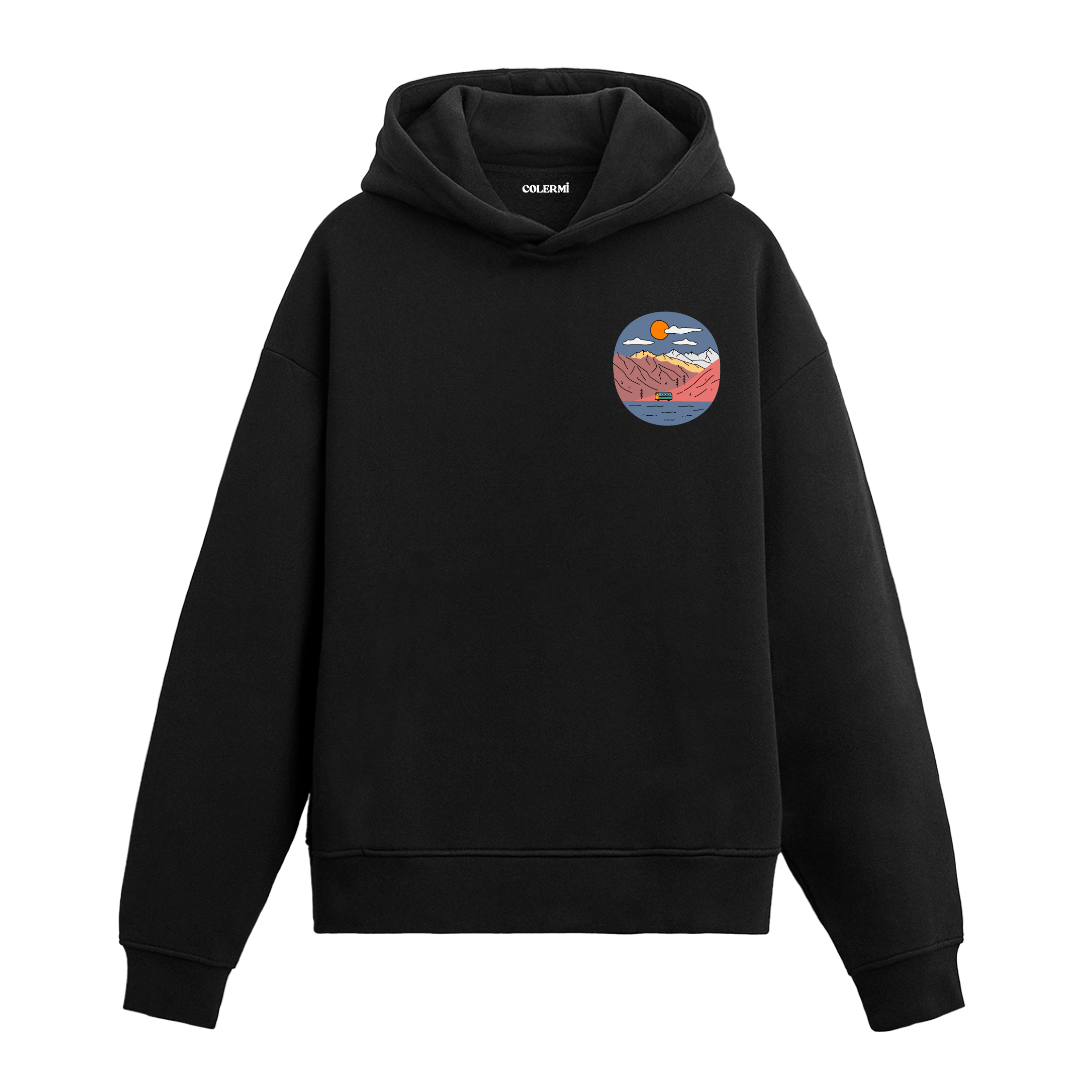 Siyah hoodie üzerinde dağ manzarası ve karavan tasarımı
