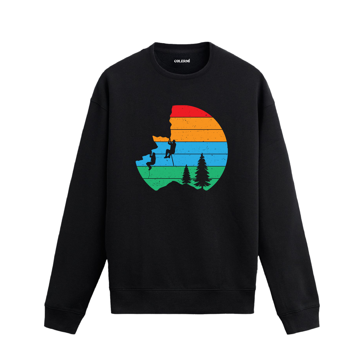 Dağcı figürlü ve ağaç detaylı tasarıma sahip siyah sweatshirt modeli.