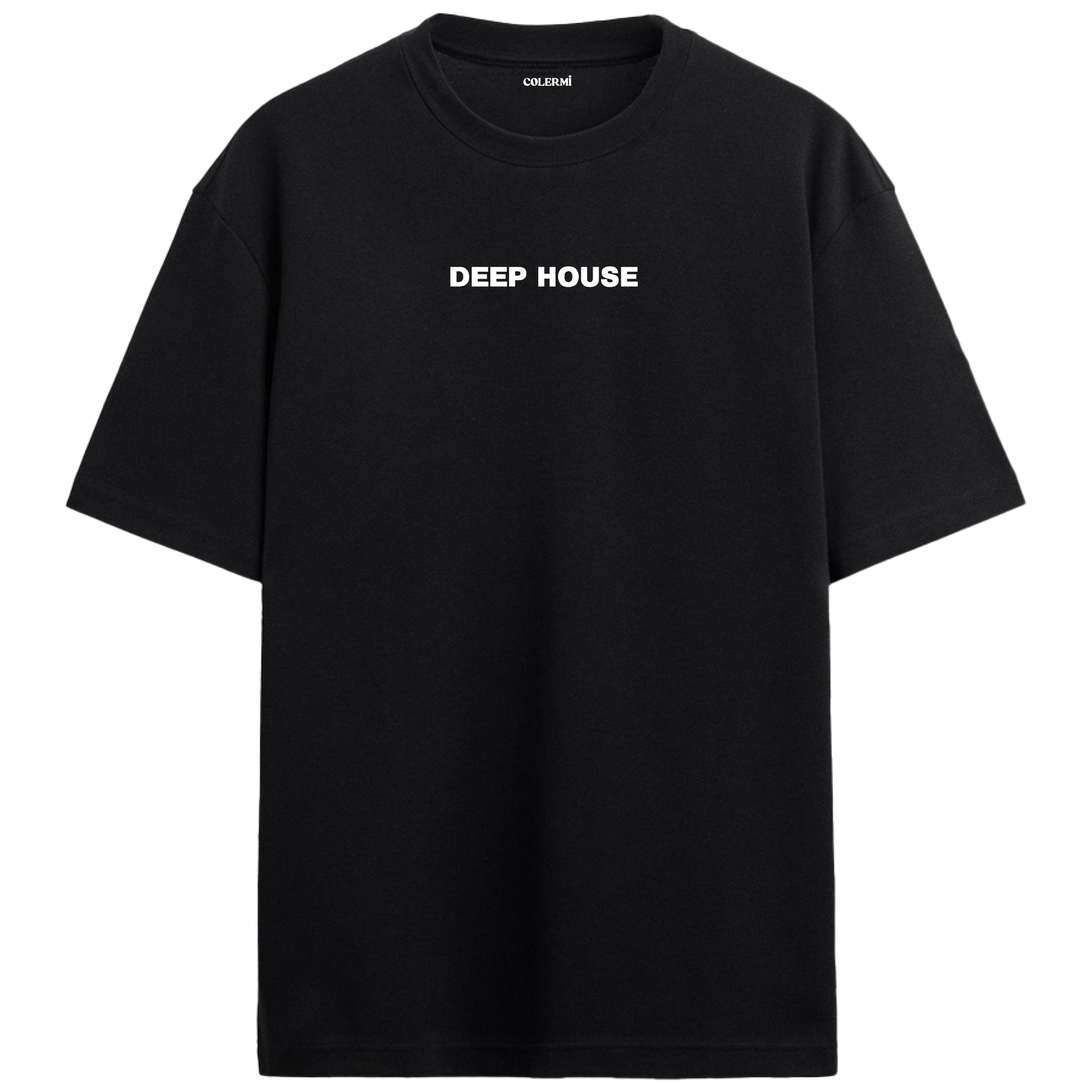 “DEEP HOUSE” yazılı minimal tasarımlı oversize tişört, sade tasarımı ve rahat kesimiyle modern bir görünüm sunar.