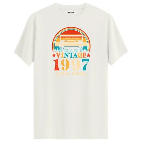 Ekru vintage t-shirt, 1997’nin nostaljik müzik ruhunu taşıyan özel tasarımlı retro tişört.