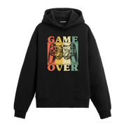 Game Over yazılı siyah hoodie – oyun kolu figürlü retro gamer tasarımı