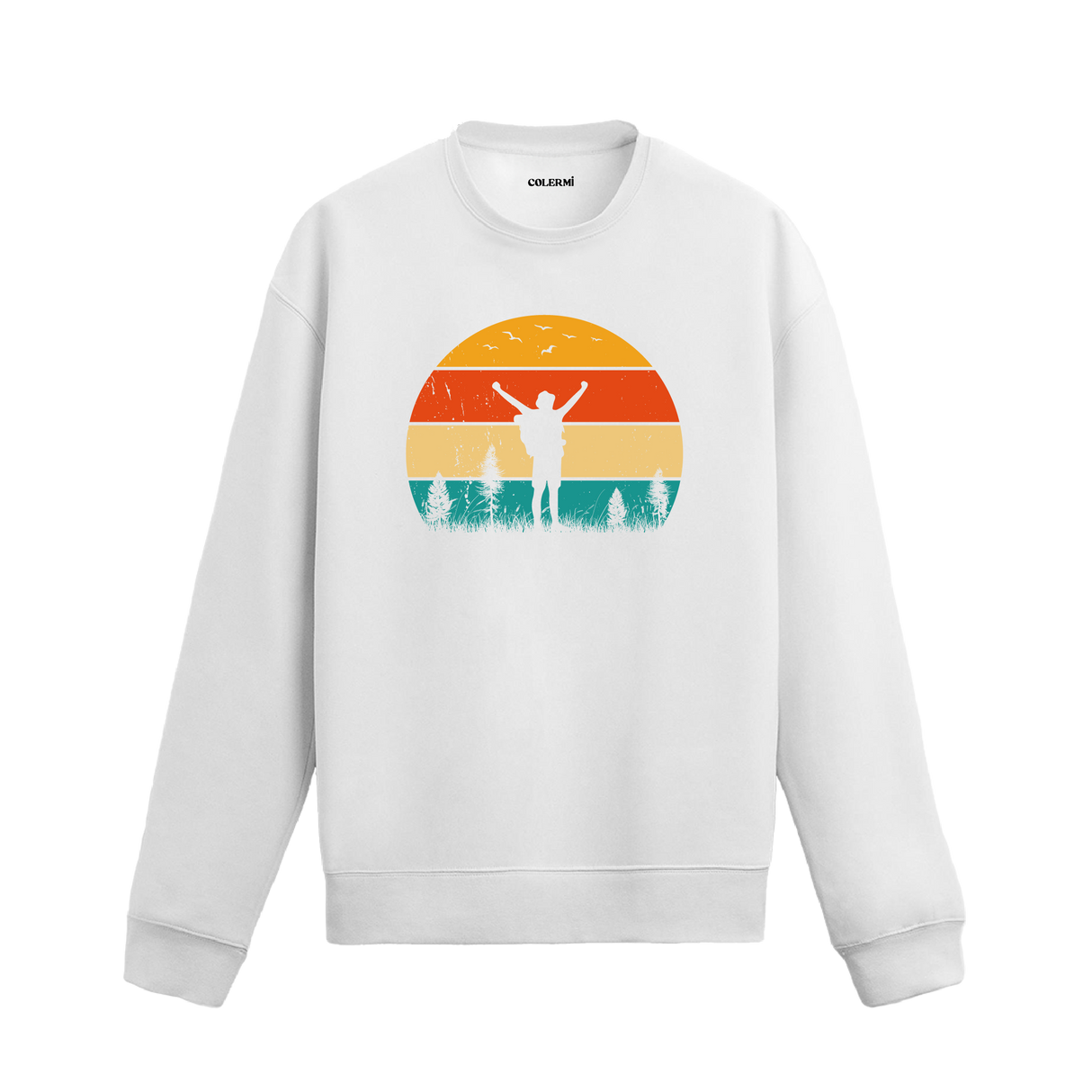 Gün batımı ve sırt çantalı yürüyüşçü figürü tasarımlı siyah sweatshirt modeli.