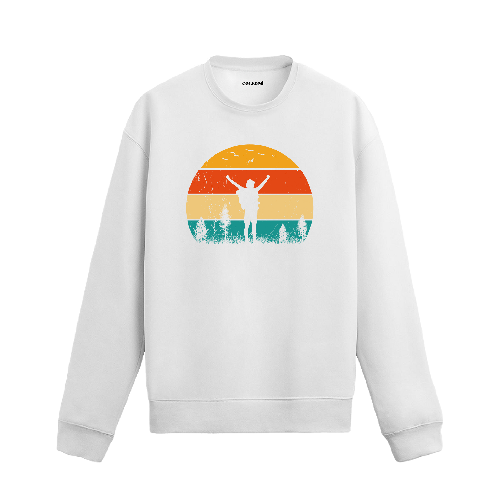 Gün batımı ve sırt çantalı yürüyüşçü figürü tasarımlı siyah sweatshirt modeli.