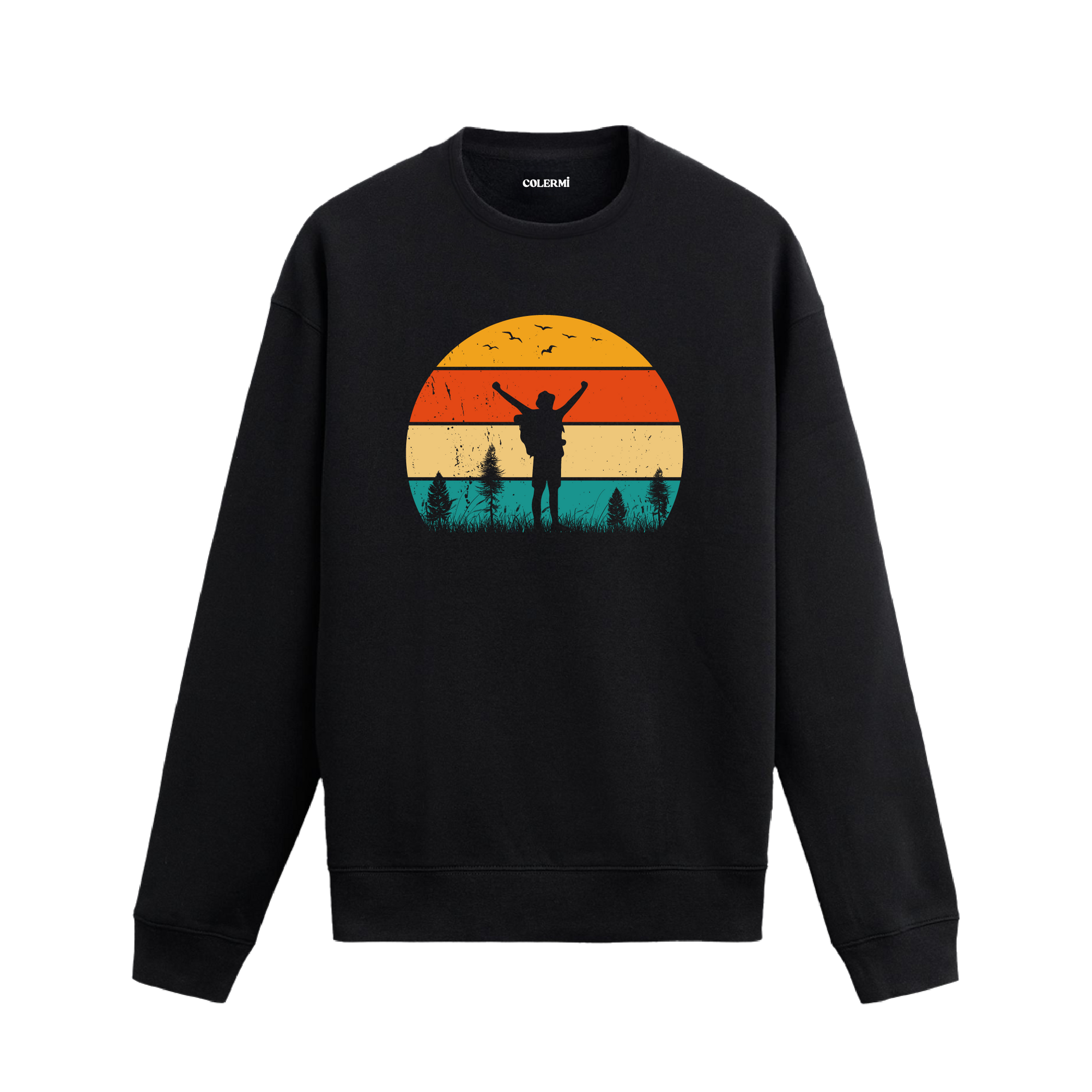Gün batımı ve sırt çantalı yürüyüşçü figürü tasarımlı siyah sweatshirt modeli.