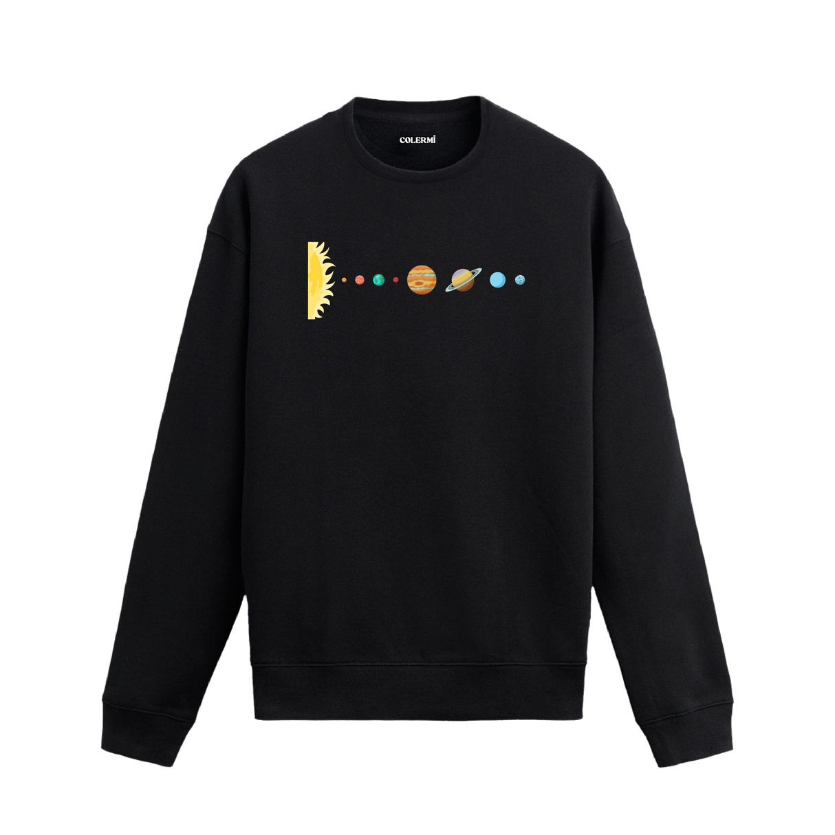 Siyah sweatshirt üzerinde Güneş'ten Neptün’e kadar gezegenlerin dizildiği sade uzay temalı tasarım