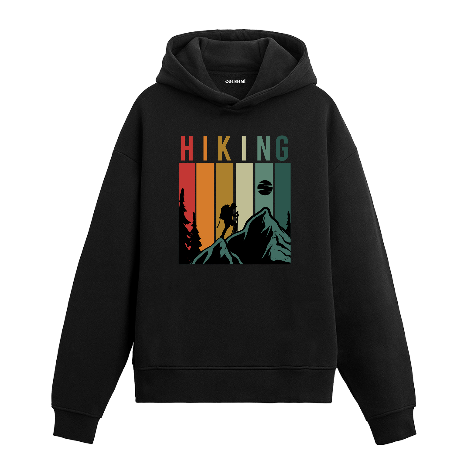 Siyah hoodie üzerinde hiking temalı dağ ve doğa tasarımı