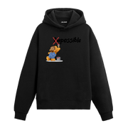 Fırçasıyla “Impossible” kelimesini “Possible” haline getiren sevimli ayıcık baskılı hoodie tasarımı.