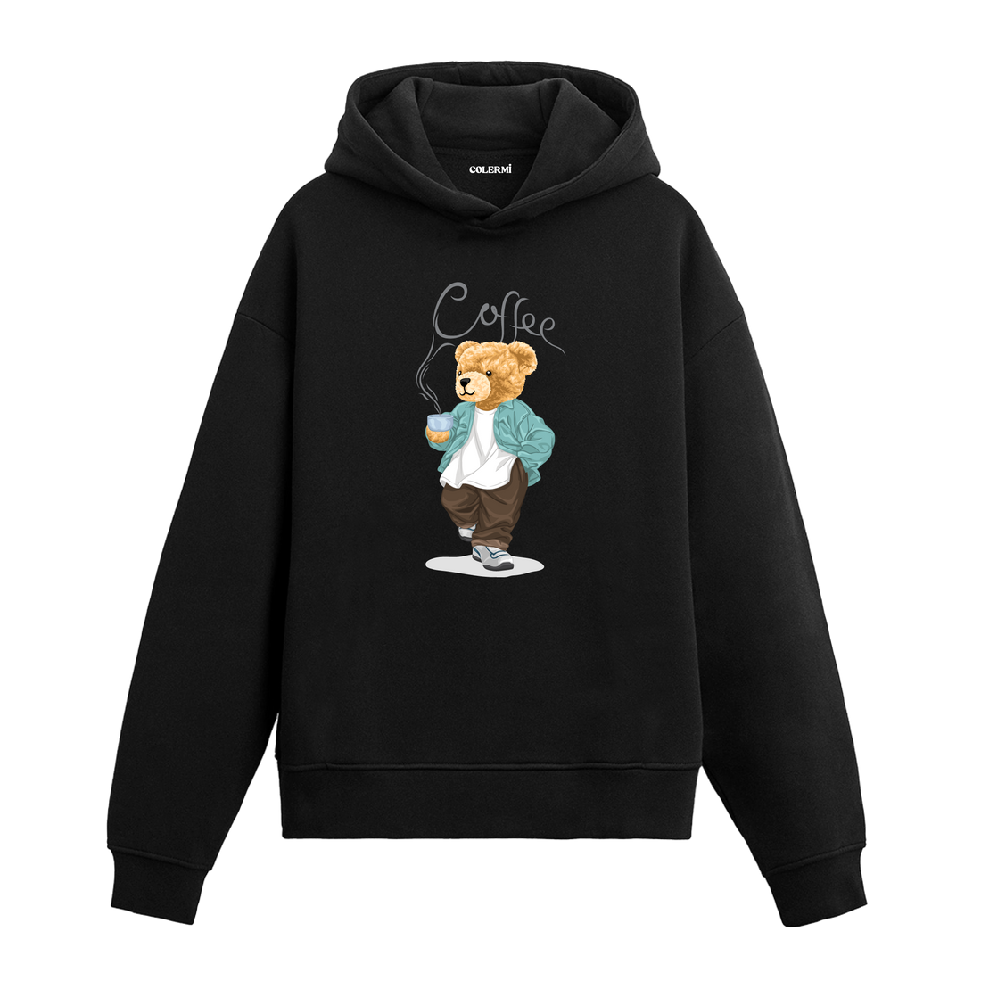 Elinde kahve bardağı tutan, rahat kıyafetler giymiş yürüyen ayıcık baskılı hoodie tasarımı.