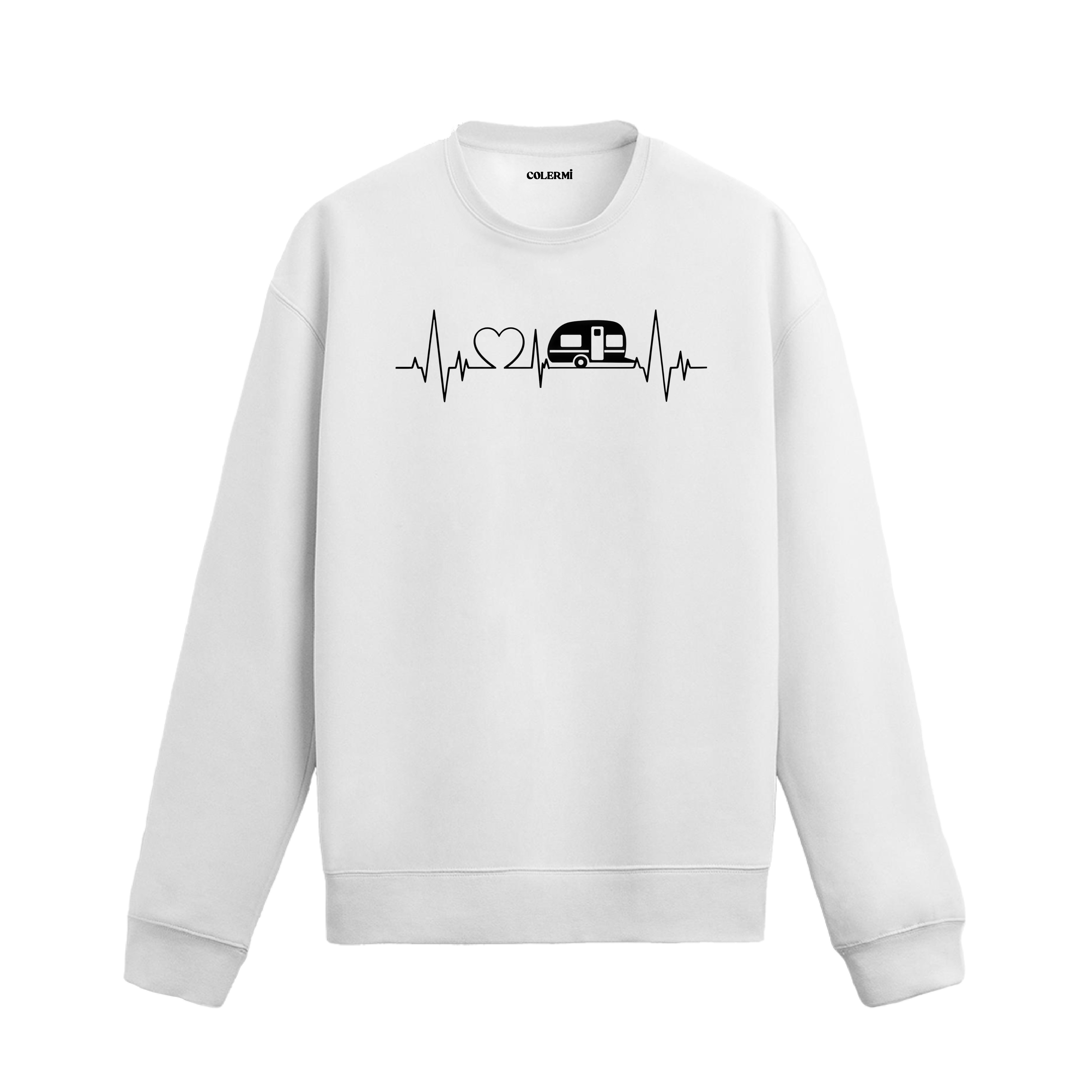 Kalp sembolü ve karavan figürüyle EKG çizgisine entegre edilmiş Colermi sweatshirt.