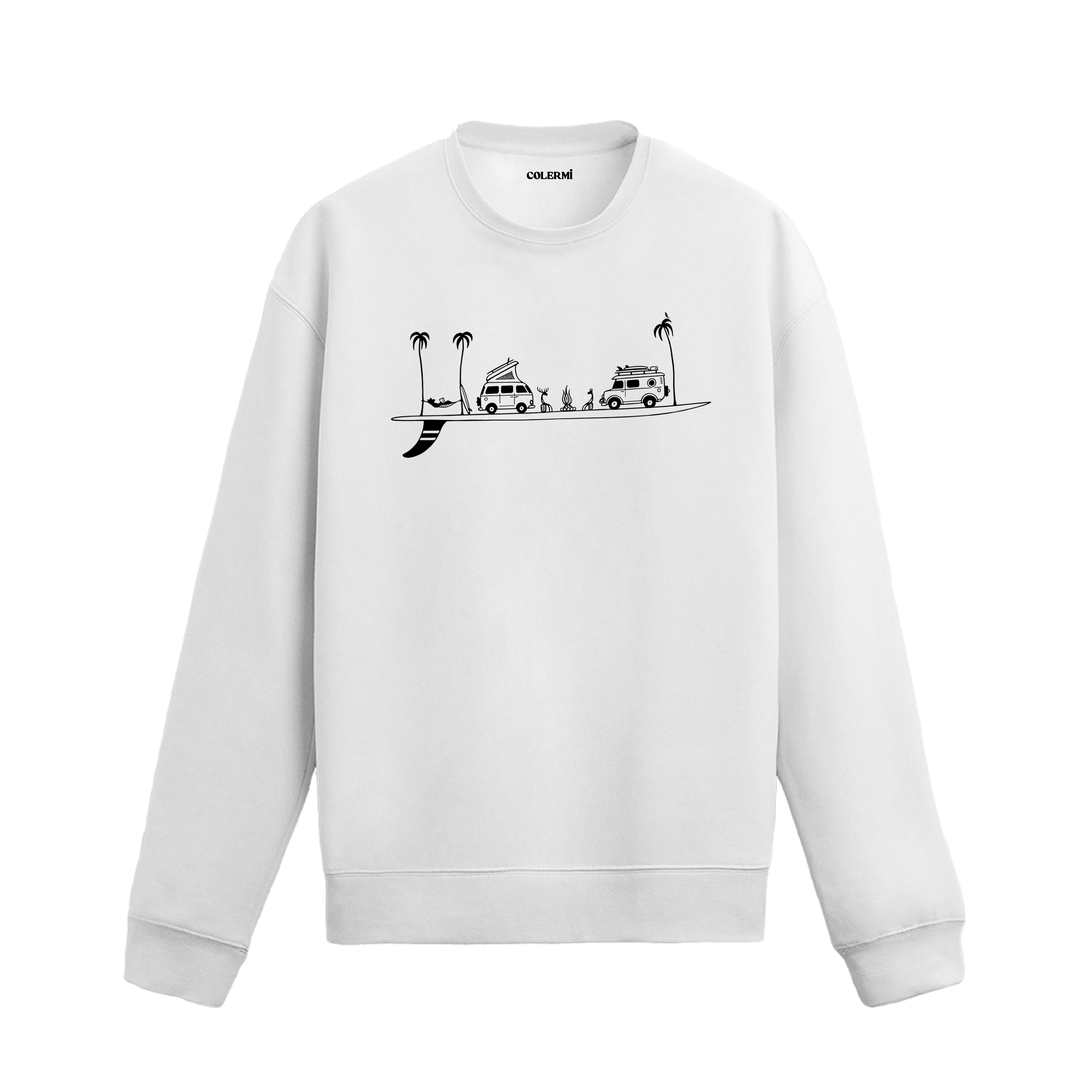 Karavan, kamp ateşi, hamak ve palmiye figürlü Colermi sweatshirt.