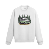 Orman manzaralı karavan tasarımlı beyaz sweatshirt.