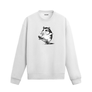 Kaykay üzerinde duran sevimli hamster figürlü sweatshirt tasarımı.