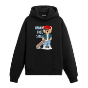 Kırmızı şapkalı, elinde kaykay tutan şehir tarzı ayıcık baskılı hoodie tasarımı.