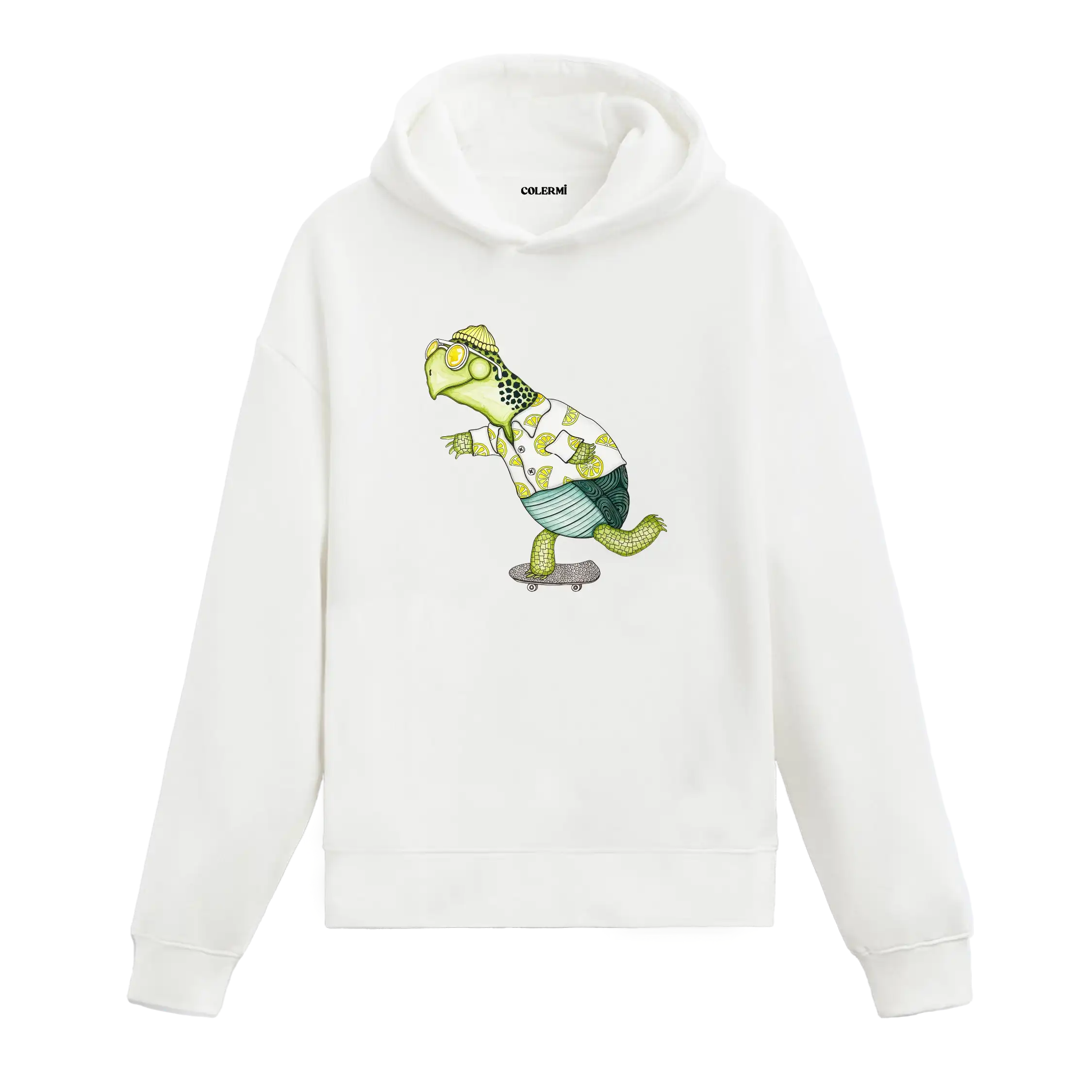 Kaykay süren, desenli gömlek ve gözlük takan kaplumbağa figürlü Colermi hoodie.