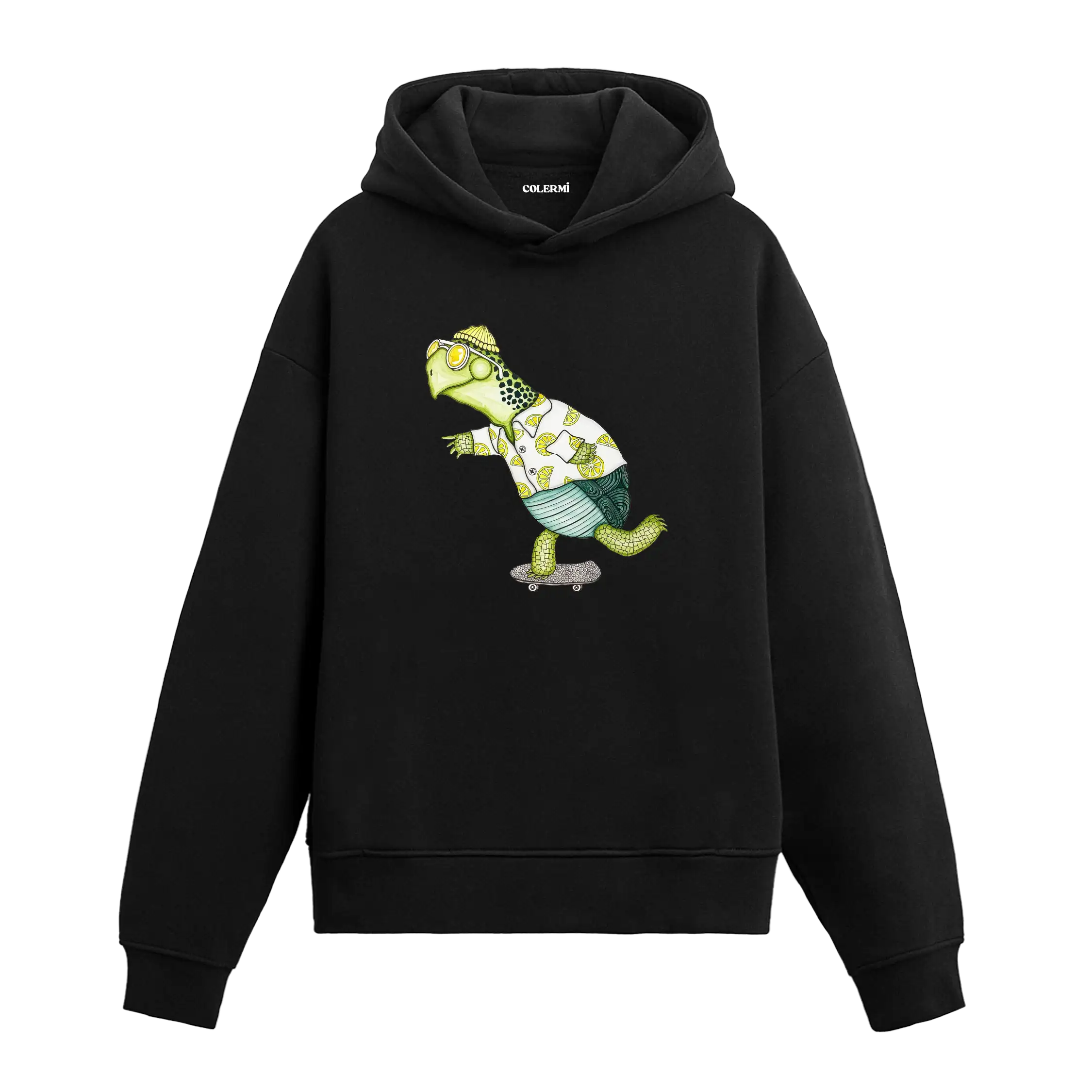 Kaykay süren, desenli gömlek ve gözlük takan kaplumbağa figürlü Colermi hoodie.