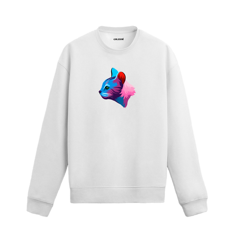 beyaz sweatshirt üzerinde yan profilden bakışlı renkli kedi tasarımı.