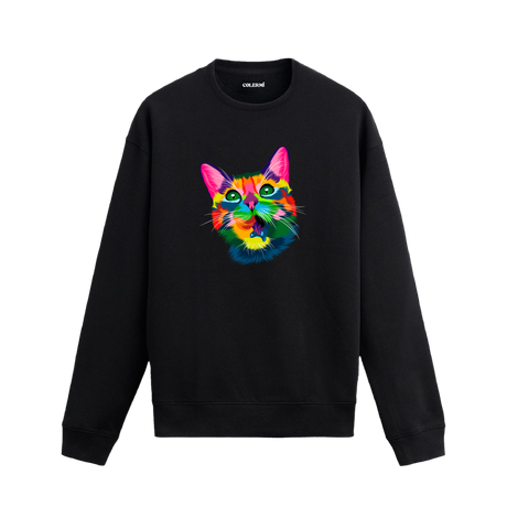 Siyah sweatshirt üzerinde renkli kedi tasarımı.