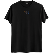 Koç ve Kova burcunun simgelerini içeren ince çizgilerle tasarlanmış Bisiklet Yaka T-Shirt.