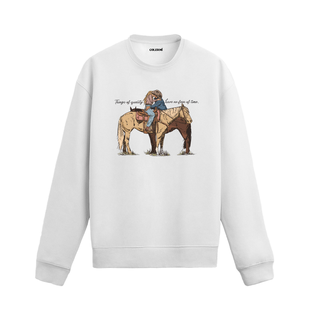 At sırtında sarılan kovboy figürlü, romantik western temalı Colermi sweatshirt.