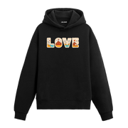 Siyah hoodie üzerinde Love yazılı doğa tasarımı