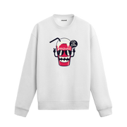 Beyaz sweatshirt üzerinde eğlenceli milkshake karakter tasarımı