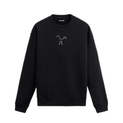 Siyah sweatshirt üzerinde göğüs kısmında beyaz çizgilerle oluşturulmuş minimal hareketli figür tasarımı.