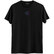 Gücü ve kararlılığı temsil eden minimal gergedan baskılı siyah Bisiklet Yaka T-Shirt.