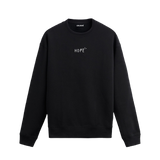 Siyah sweatshirt üzerinde göğüs kısmında beyaz "HOPE" yazısı ve üzerinde uçan küçük kuş figürleri bulunan minimal tasarım.