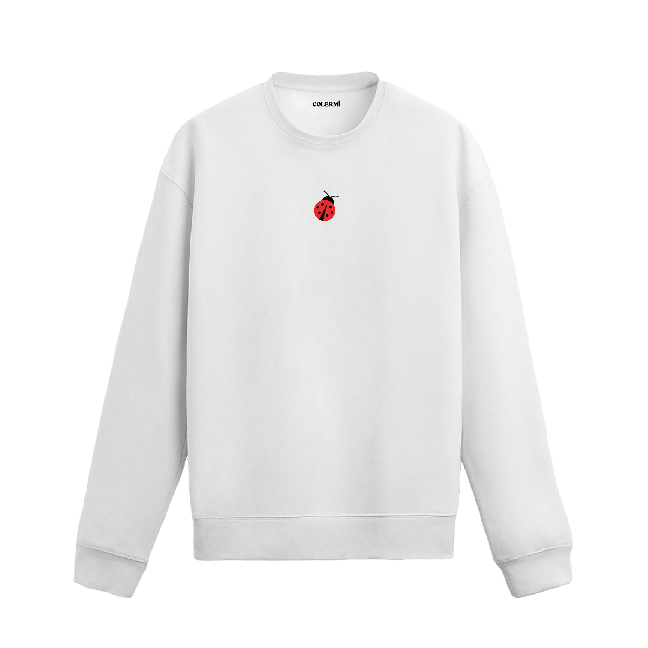 Beyaz sweatshirt üzerinde göğüs kısmında kırmızı küçük uğur böceği baskısı bulunan minimal tasarım.