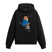 Kulaklık takıp müzik dinleyen ayıcık figürlü hoodie tasarımı.
