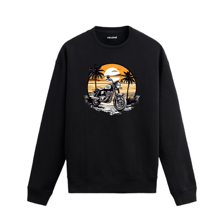 Sahil gün batımı ve motorsiklet tasarımlı siyah sweatshirt.