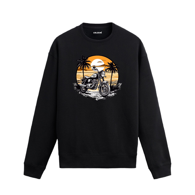 Sahil gün batımı ve motorsiklet tasarımlı siyah sweatshirt.