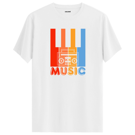 Piyano tuşları, kaset çalar ve “MUSIC” yazılı tişört, enerjik tasarımıyla müzik tutkusunu yansıtan modern bir modeldir.