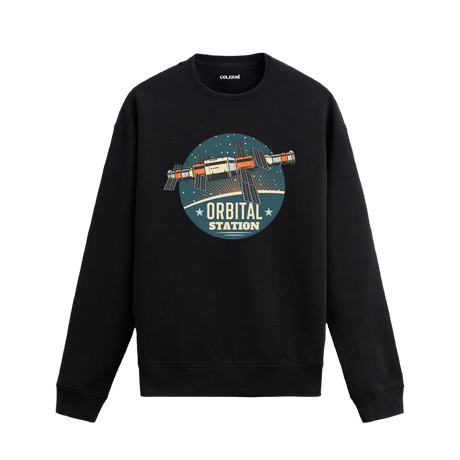 Orbital Station temalı, retro uzay istasyonu tasarımlı siyah sweatshirt.