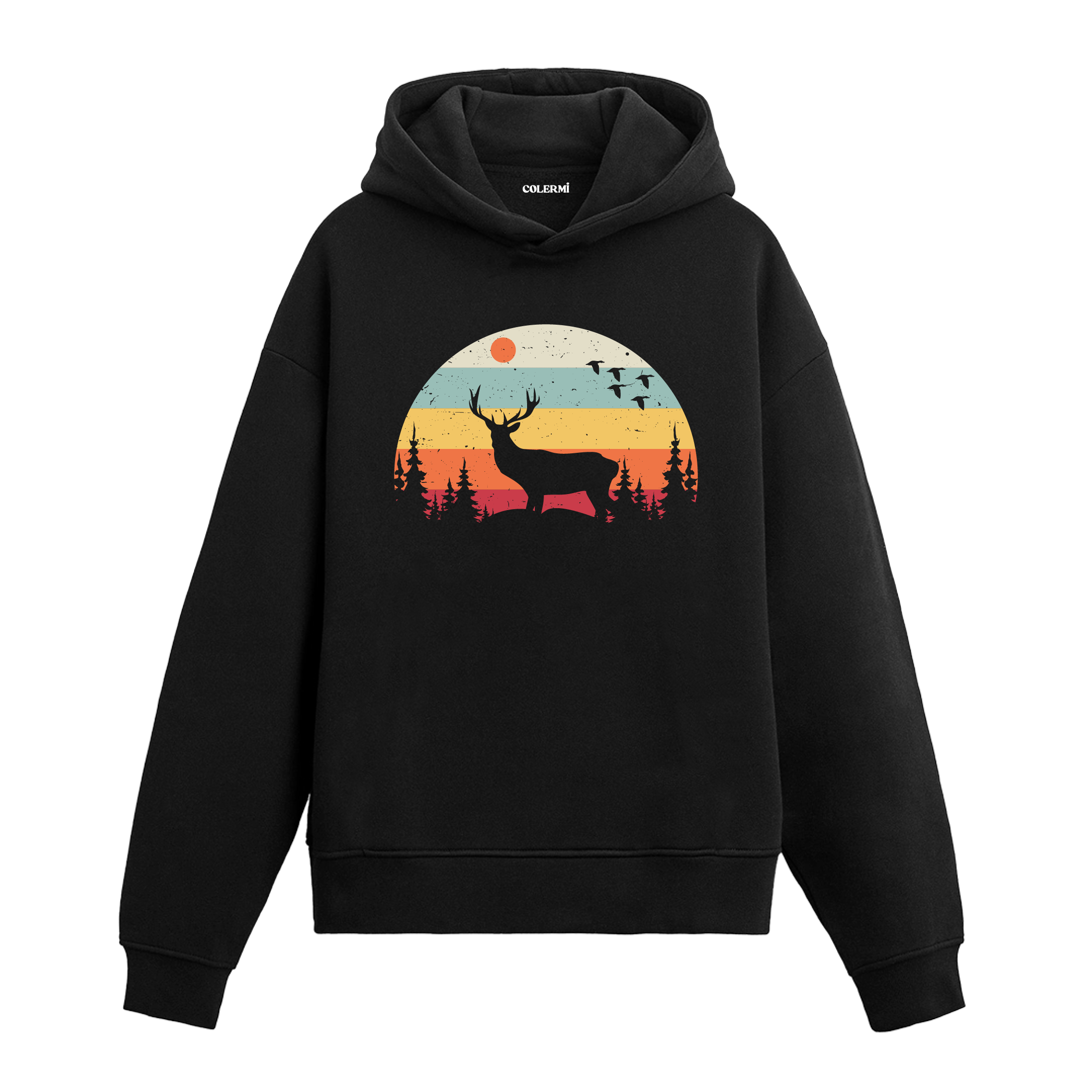 Retro günbatımı ve çam ağaçları fonunda geyik baskılı siyah hoodie