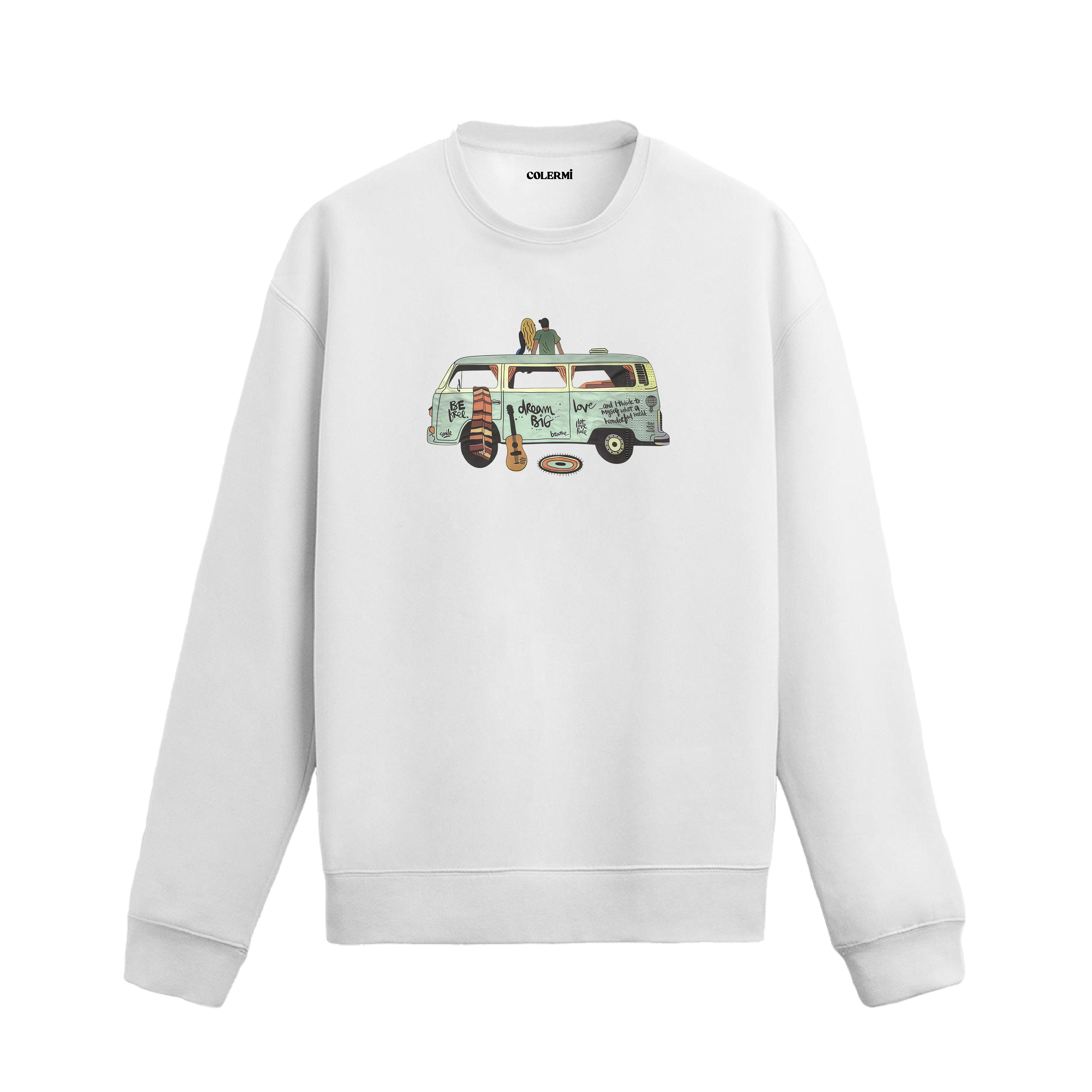 Retro minibüs, gitar ve üzerinde oturan çift figürlü özgür yaşam temalı sweatshirt tasarımı.