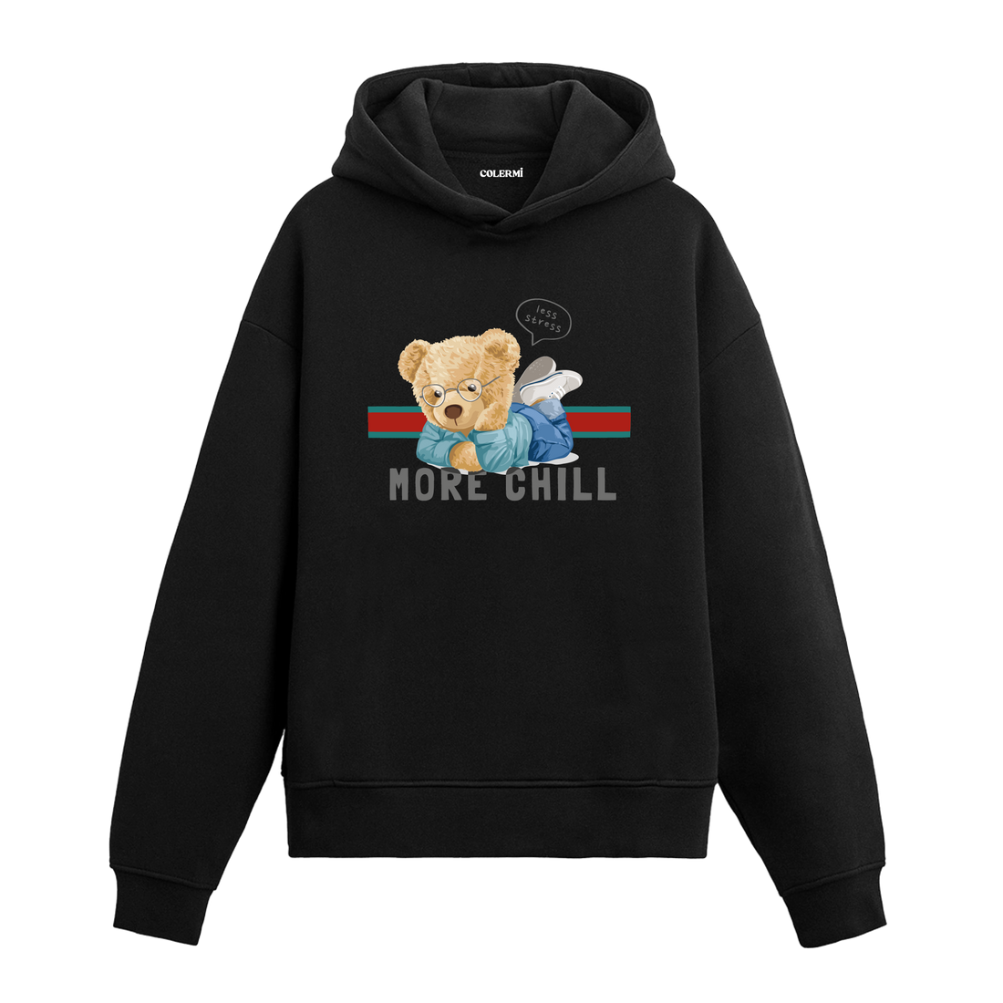 Üzerinde “More Chill” yazısı bulunan, rahat pozisyonda uzanmış ayıcık baskılı hoodie tasarımı.