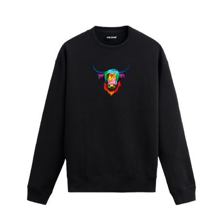 Renkli Highland Cow baskılı siyah sweatshirt – uzun tüylü İskoç ineği tasarımı