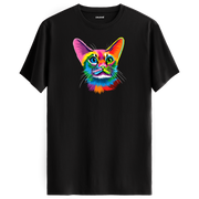 Siyah tişört üzerinde renkli Ivy kedi baskısı