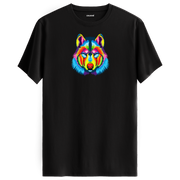 Siyah tişört üzerinde renkli kurt baskısı