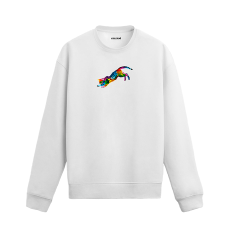 Siyah sweatshirt üzerinde renkli sanatsal leopar baskısı.