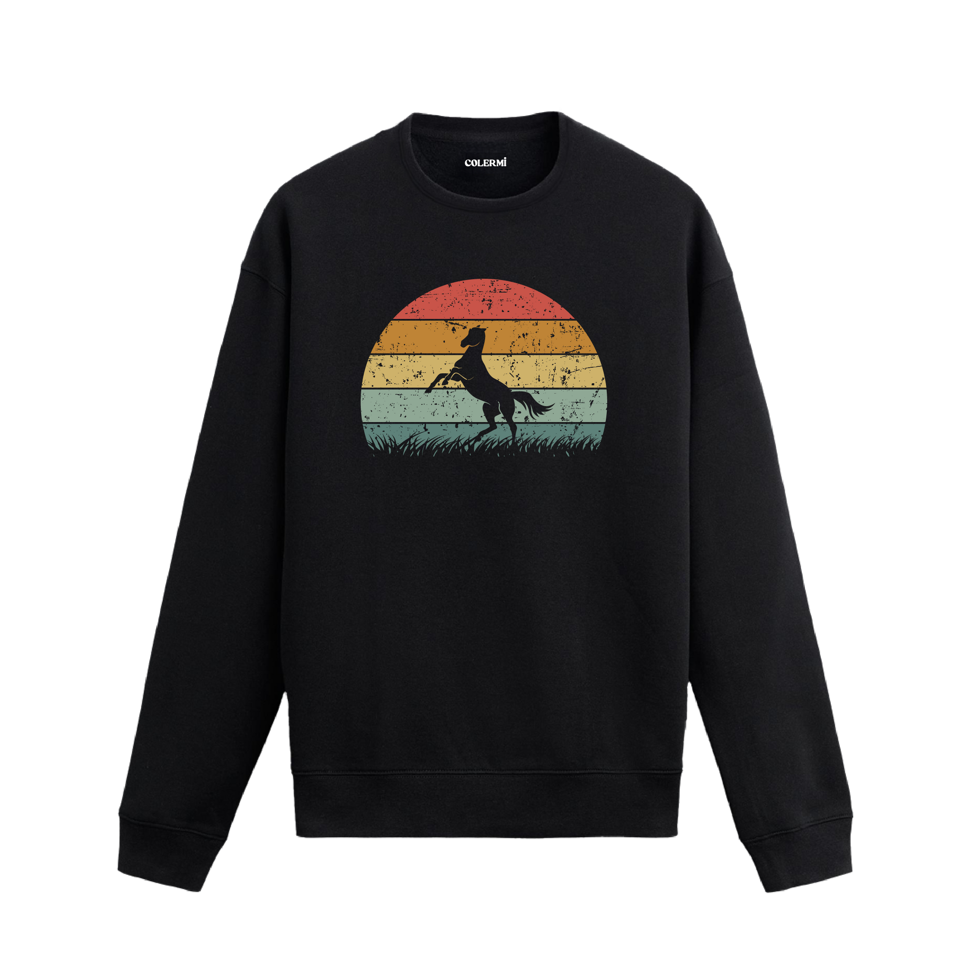 Siyah sweatshirt üzerinde retro gün batımı fonunda şahlanan at silüeti baskısı