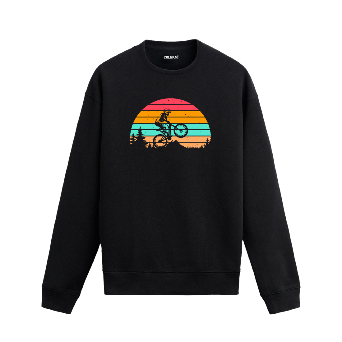 Gün batımı fonunda bisiklet sürücüsü tasarımlı siyah sweatshirt.