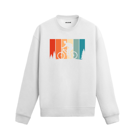 Retro bisikletçi baskılı, dağ bisikleti figürü ve ağaç detaylı sweatshirt.