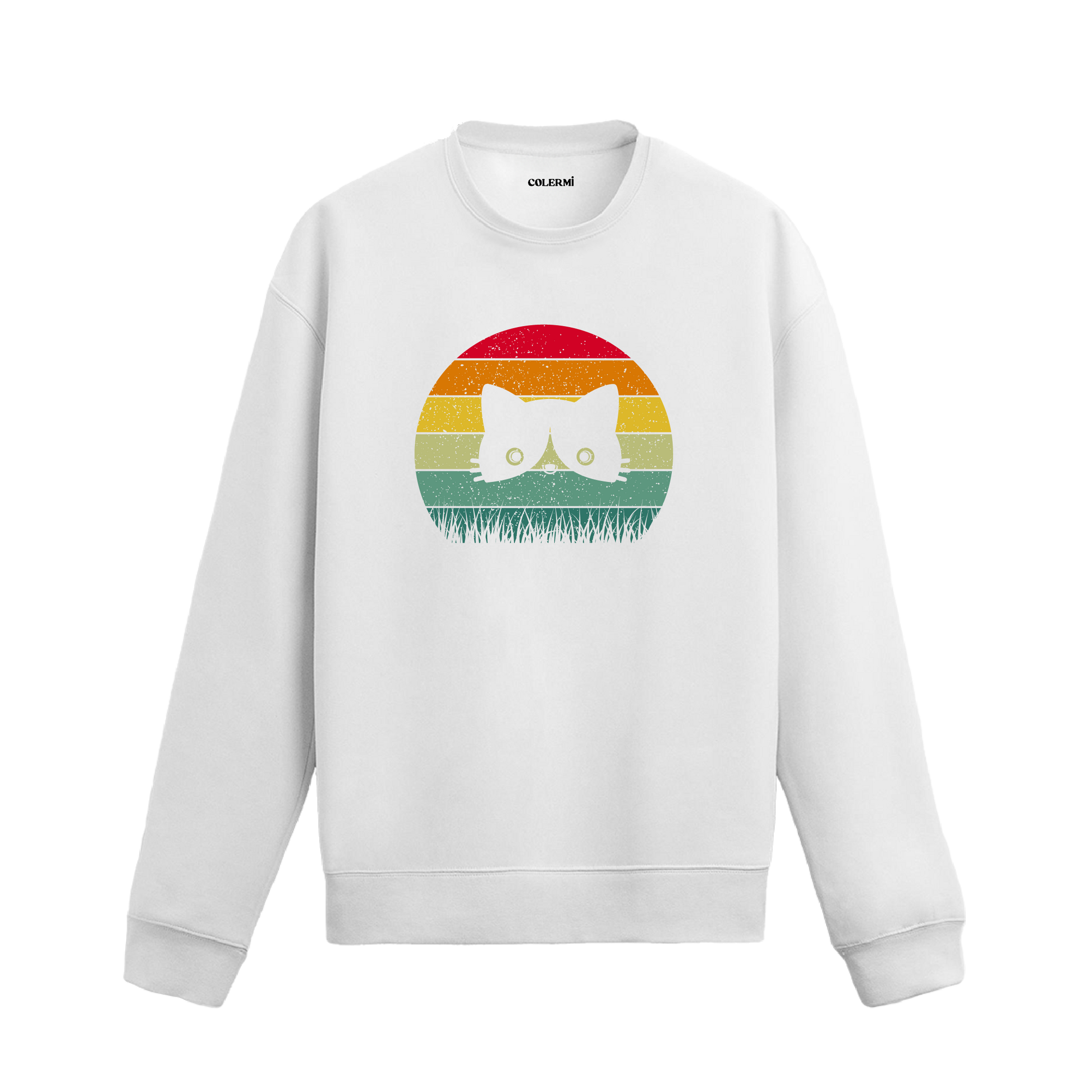 Siyah sweatshirt üzerinde retro gün batımı renklerinde çimenlerin arasından bakan kedi baskısı