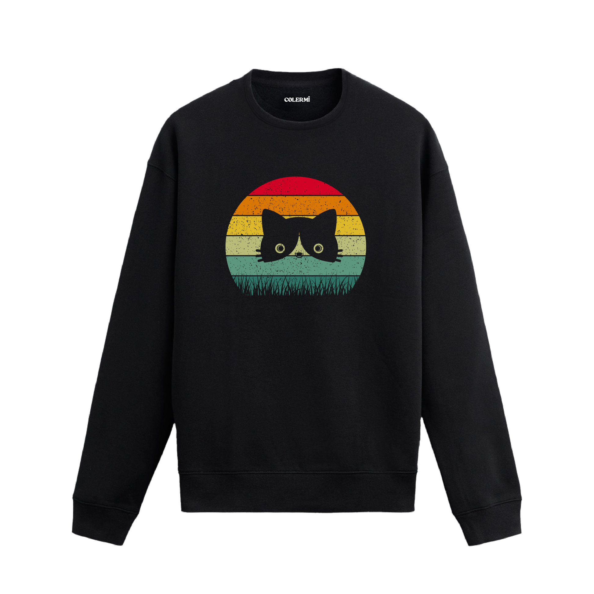 Siyah sweatshirt üzerinde retro gün batımı renklerinde çimenlerin arasından bakan kedi baskısı