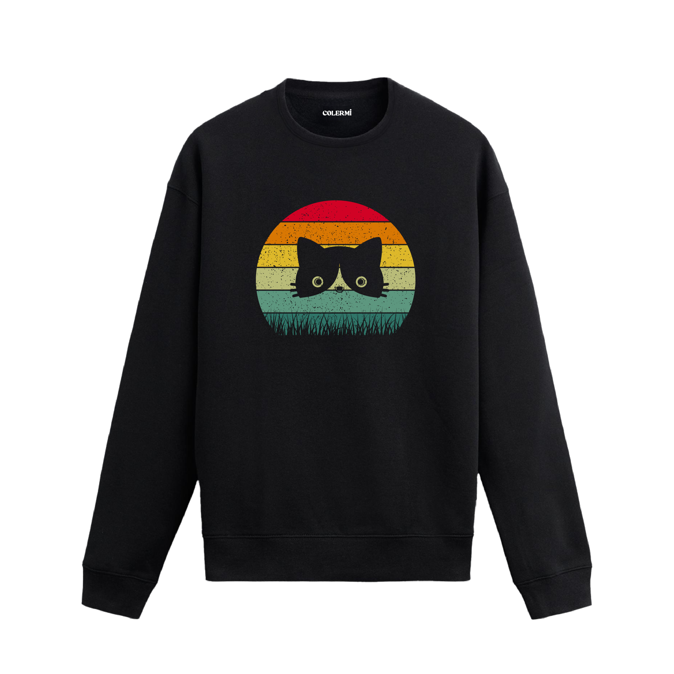 Siyah sweatshirt üzerinde retro gün batımı renklerinde çimenlerin arasından bakan kedi baskısı