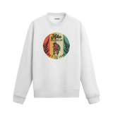 Retro doğa yürüyüşü figürü ve “Hike More Worry Less” yazılı siyah sweatshirt tasarımı.