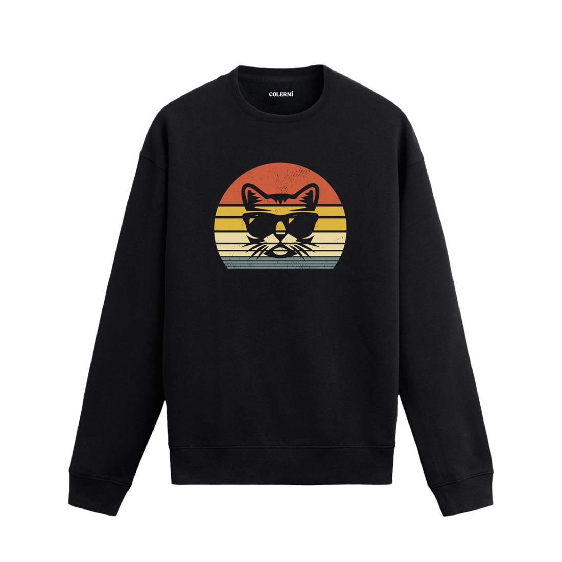 Siyah sweatshirt üzerinde retro gün batımı fonunda güneş gözlüklü kedi baskısı